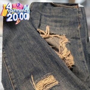 Forever 21 distressed denim jeans size 27 skinny/ straight leg